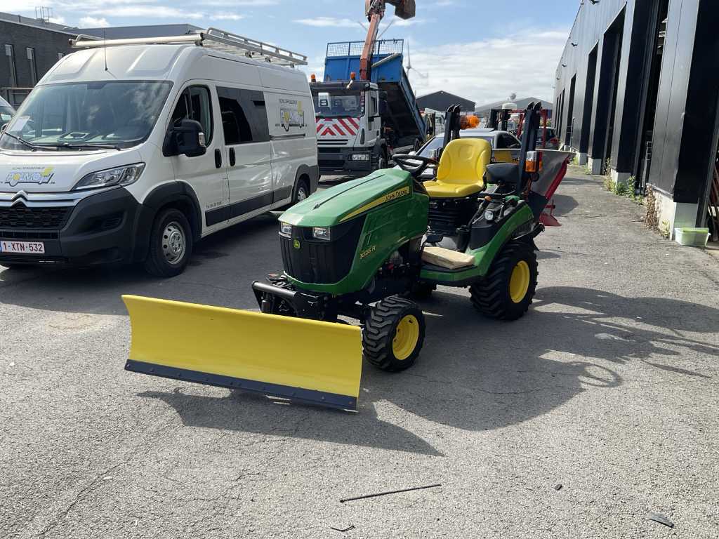 2015 Mini traktor John Deere 1026R