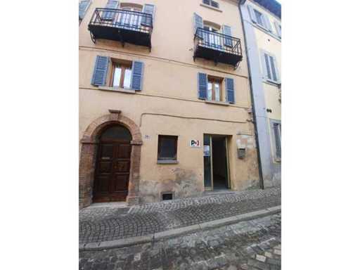 Two-room apartment in the historic center - Macerata Feltria