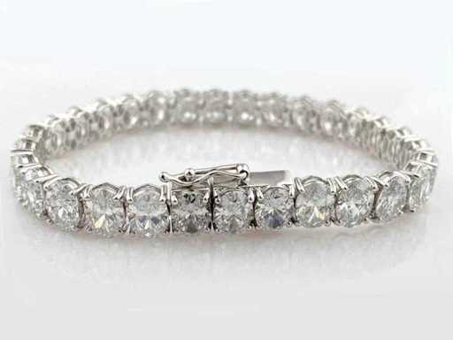 14 KT witgouden armband met 30,59 cts laboratoriumgekweekte diamant