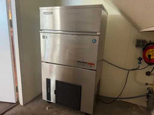 Hoshizaki - IM-100NE-HC - Ice Cube Machine