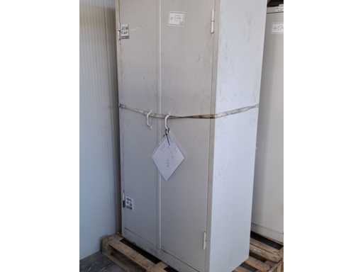 Divers casiers métalliques