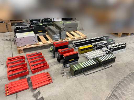 Diverse Frequenzumrichter, Sicherheitsrelais Elektronik-/ Automatisierungskomponenten