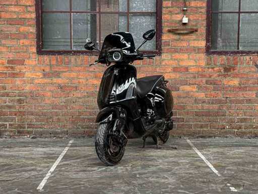 Piaggio Vespa Sprint 4T CUSTOM 2014, F-443-VL Scooter