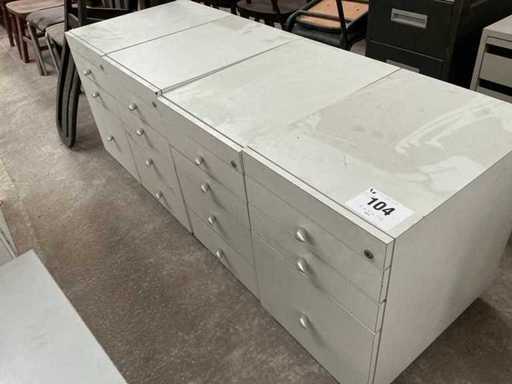 Chest of drawers (4x)