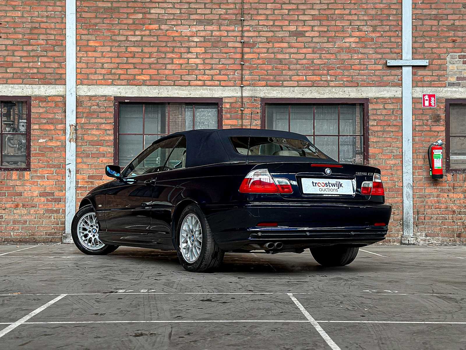 BMW 325Ci Executive 192pk 2002 (Origineel-NL) 3-serie Cabriolet (Hardtop + Softtop), 11-JP-PG