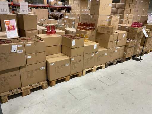 Paardekoper Bea, Mireille Batch of glass vases