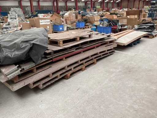 Perforiertes Blechmaterial und Paneele