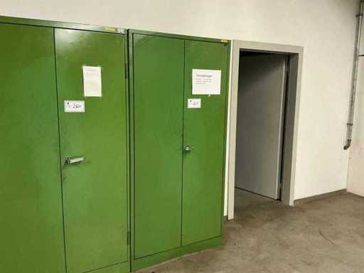 Armario de herramientas con contenido