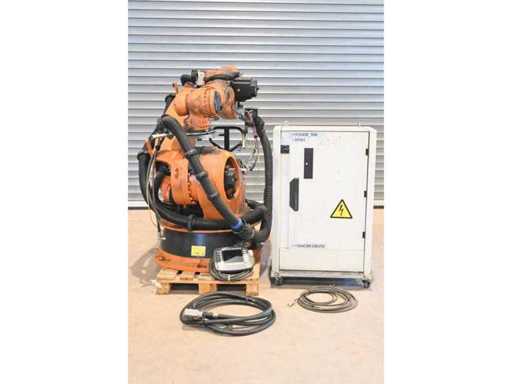 Posten Industrieroboter 2 Stück KUKA KR240-2 2000 + (V)KRC2 ed05 + Panel 00-130-547
