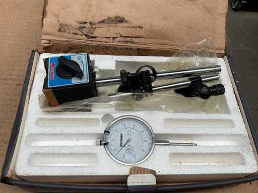 Micrometro verso ovest con treppiede magnetico