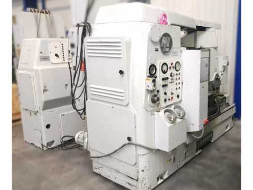 LIEBHERR L 900 Gear hobbing machine - vertical