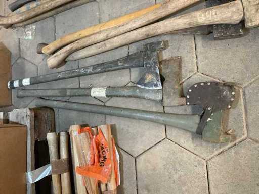 Axe (3x)