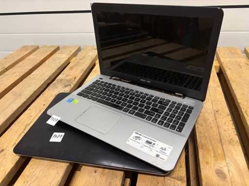 Partij - Laptops (2x)