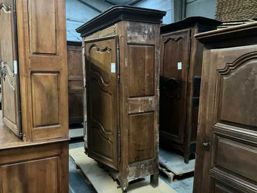 Antieke 2-deurs houten Kledingkast