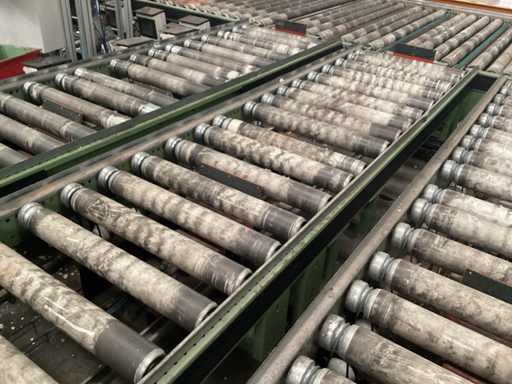 Motorized roller conveyor