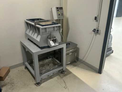 AVATEC TV 60 trough vibrator with base (2018)