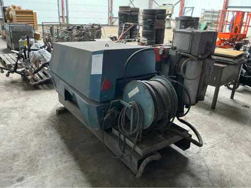 Compressore d'aria con sistema di spruzzatura