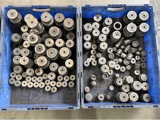   Lot of screw jacks 