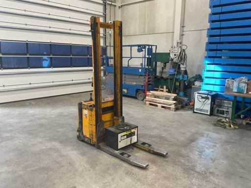 Jungheinrich Stacker