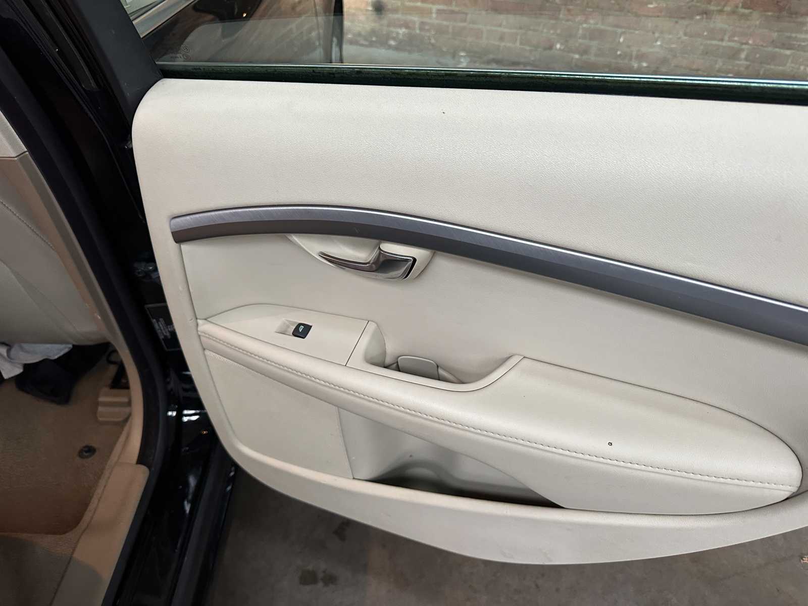 Volvo V70 1.6 T4 Lim. Edition 179PK 20011, 42-RRK-6