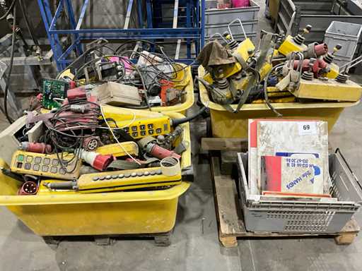 Série de divers télécommandes et accessoires