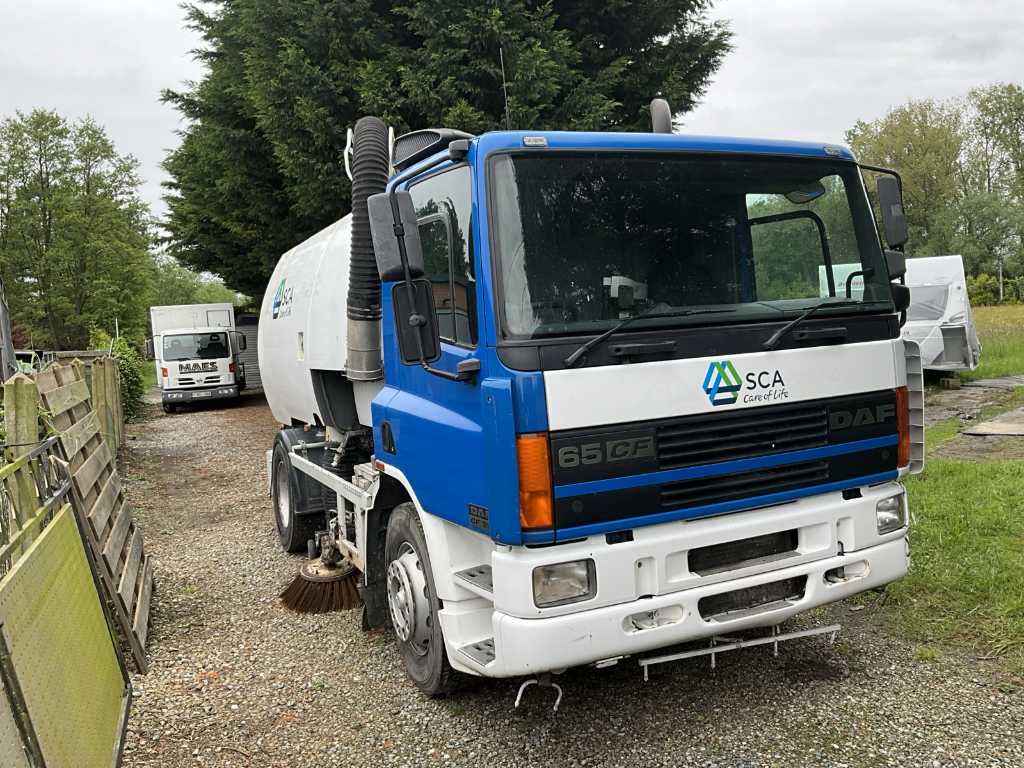 Balayeuse de voirie DAF CF210