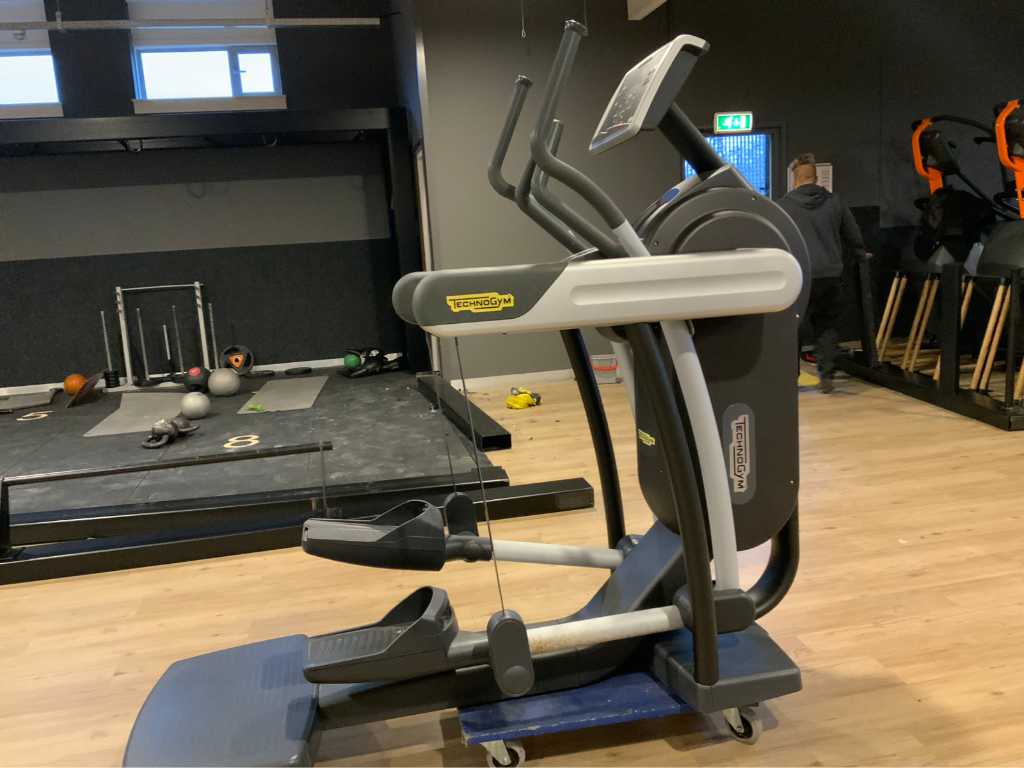 technogym excite 500 led vario Crosstrainer Troostwijk Auctions