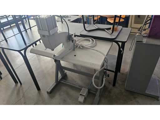BRETAUDEAU DEPOSE SYSTEM 221 PBP Presă de asamblare a componentelor textile pneumatice