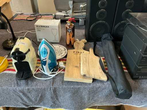 Batch of household goods