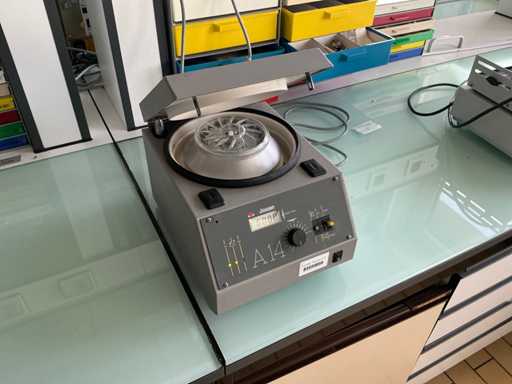 Centrifuga Jouan A14