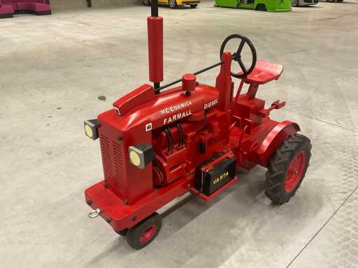 Tractorul McCormic Oldtimer