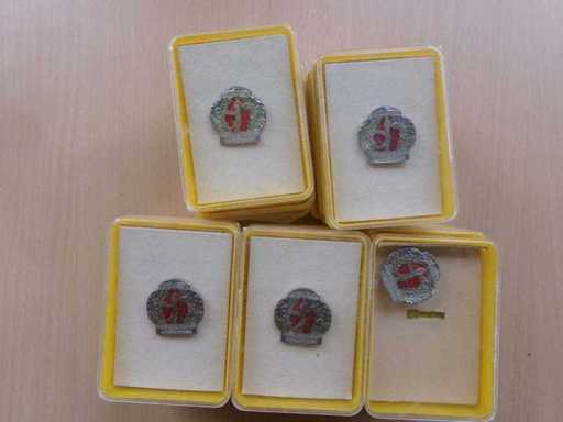 NVA Metal Badge Military Education, tak dobre jak nowe (U3) (25x)