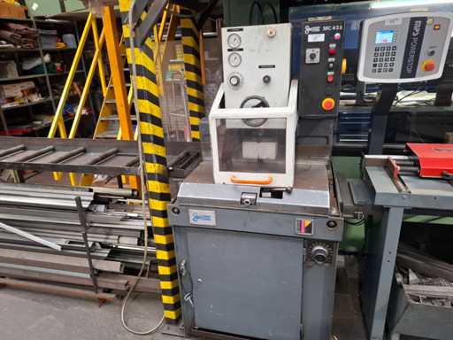 Conni - 1993 - SEC 425 - Onderloop afkortzaagmachine