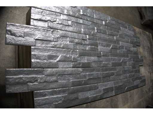 Keramische Wandverkleidung (ca. 111 m²)