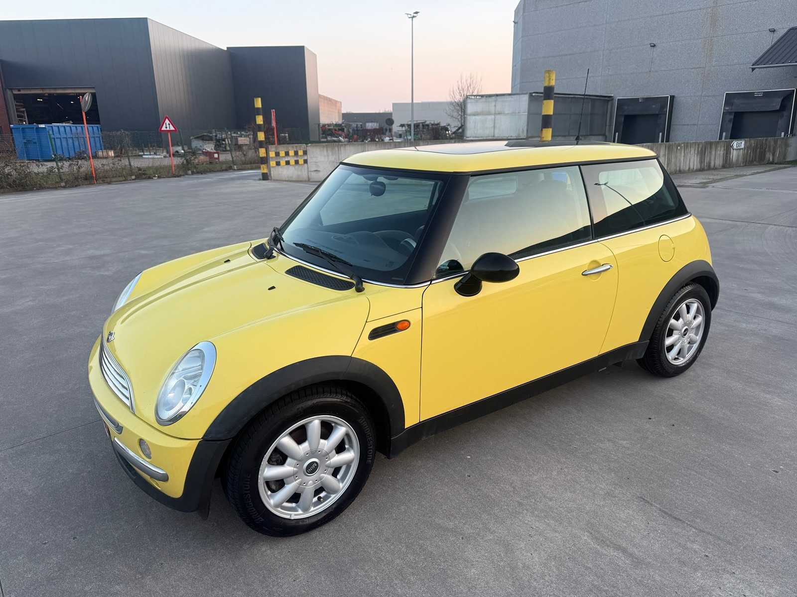 MINI – 2004 – COOPER – ONE – Passenger car