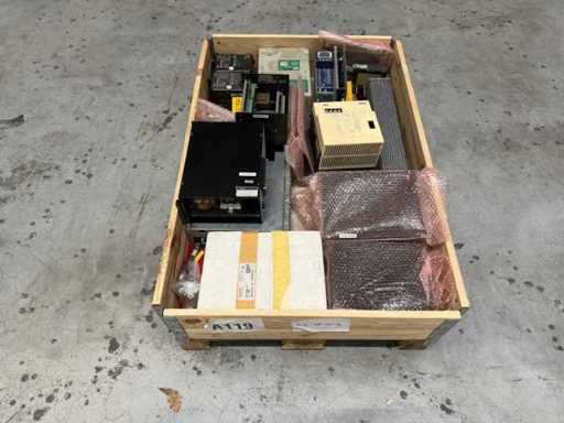 Partia przetworników częstotliwości, napędów serwomechanizmów i przemysłowych modułów sterowania