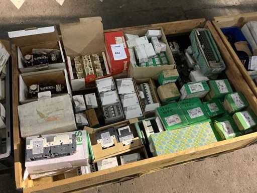 Partij diverse industriële elektro