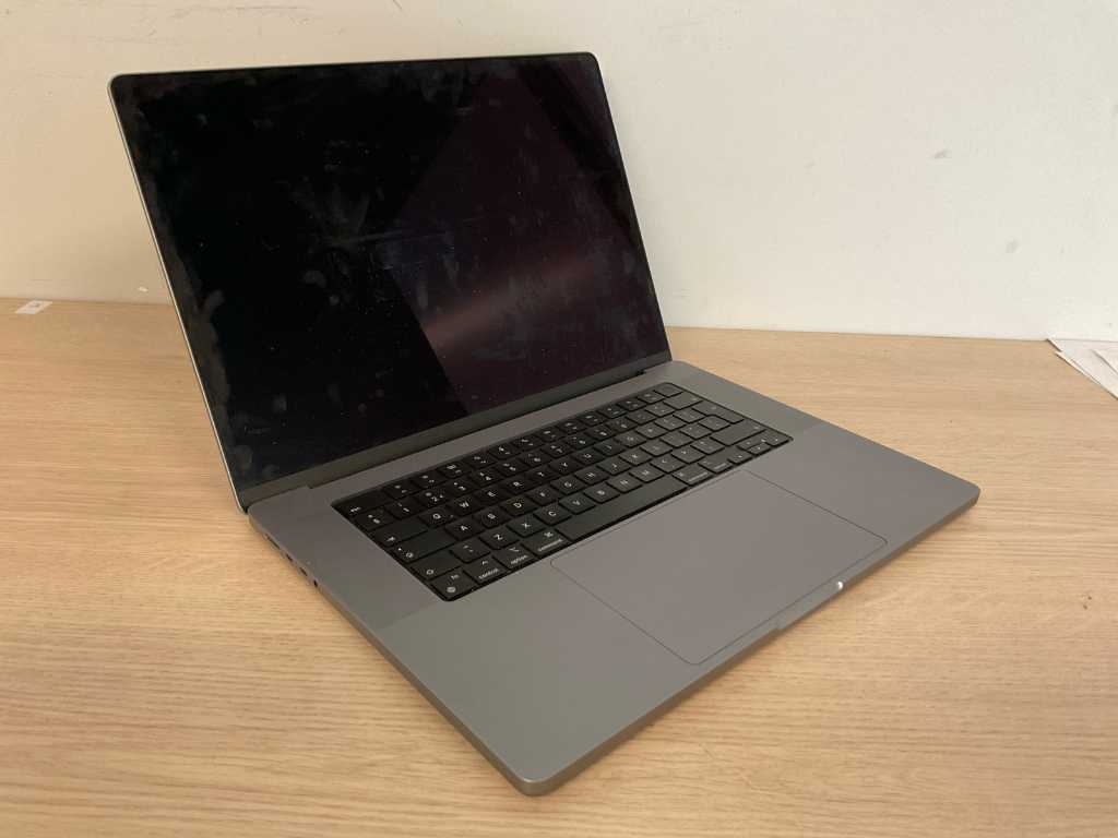 Apple MacBookPro18,1