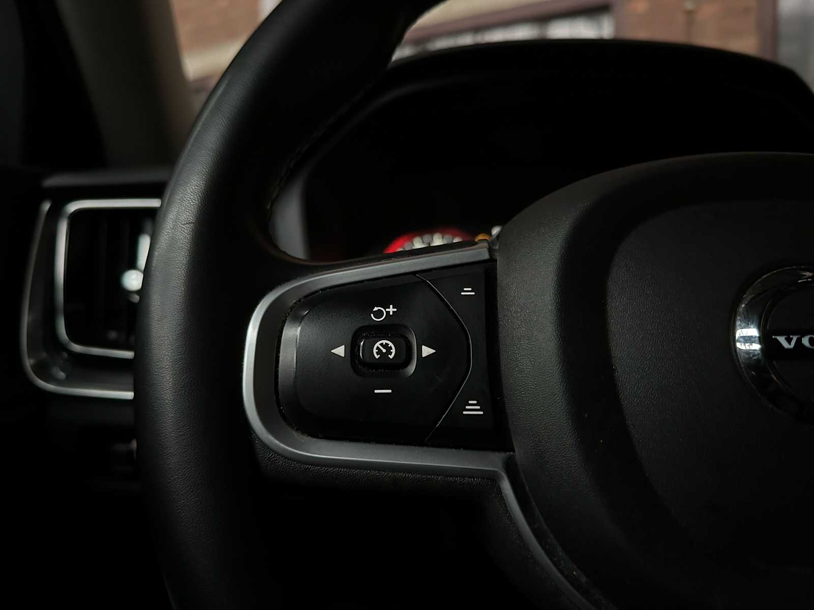 Volvo V60 2.0 T6 Recharge AWD Inscription Expression 253pk 2021 (Origineel-NL + 1e eigenaar), N-828-HZ