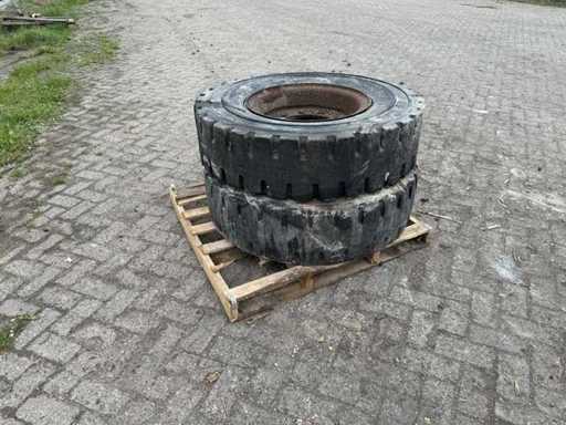 Michelin - Opona z pełną gumą 315-80R22.5 (2x)