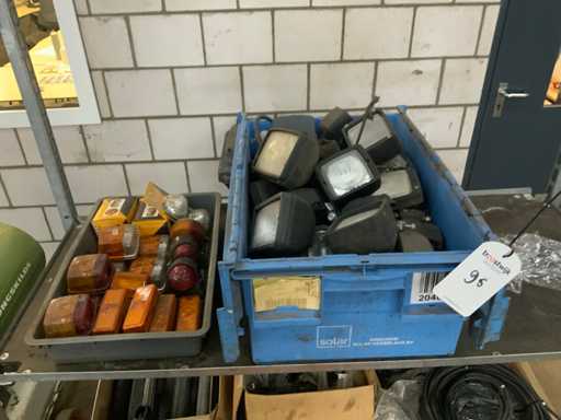 Scheinwerfer und verschiedene Beleuchtung