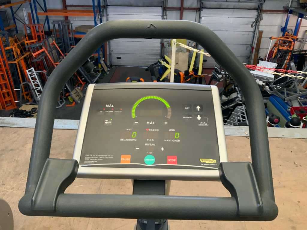 Technogym excite led online 500