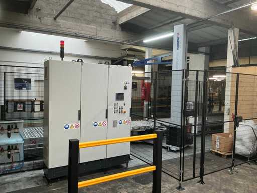 SIEMENS - 2024 - Gehäuse mit elektronischen Bauteilen