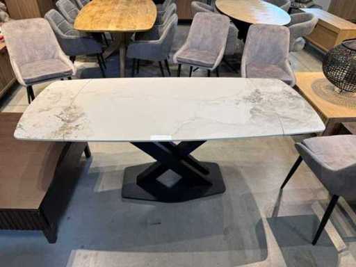Céramique de table extensible