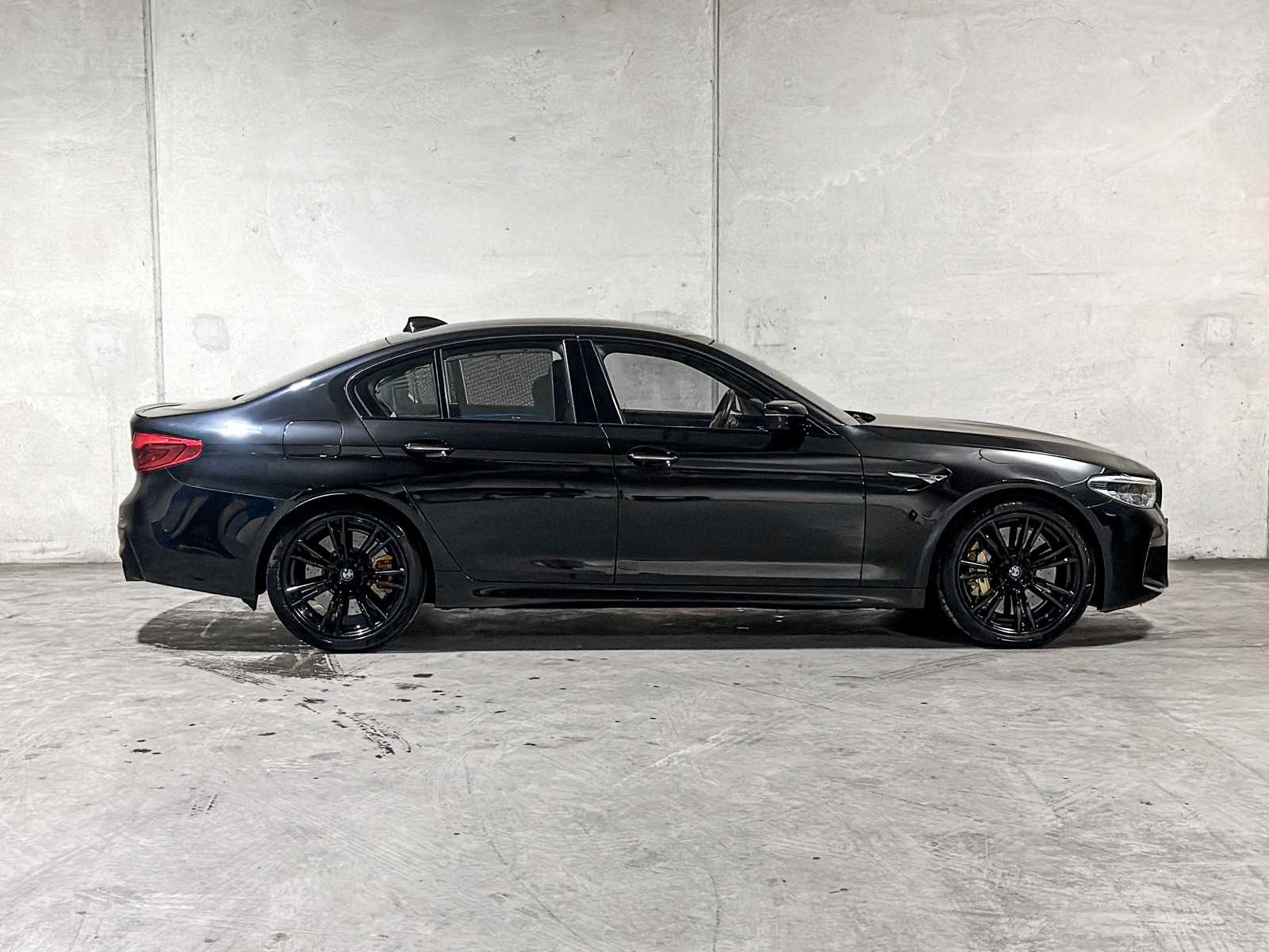 BMW M5 4.4 V8 M-Sport 600pk 2019 (Origineel-NL) 5-Serie, XR-334-D