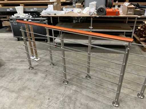 Balaustra in acciaio inox da 4m, 1,10m con corrimano in legno - Ringhiera System Q-Ring - praticamente nuova