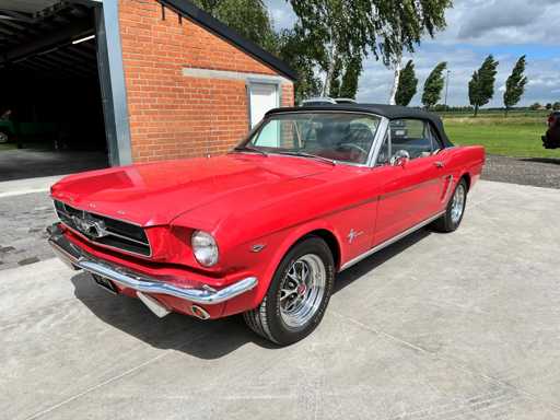 Ford Mustang convertible Oldtimer 1964