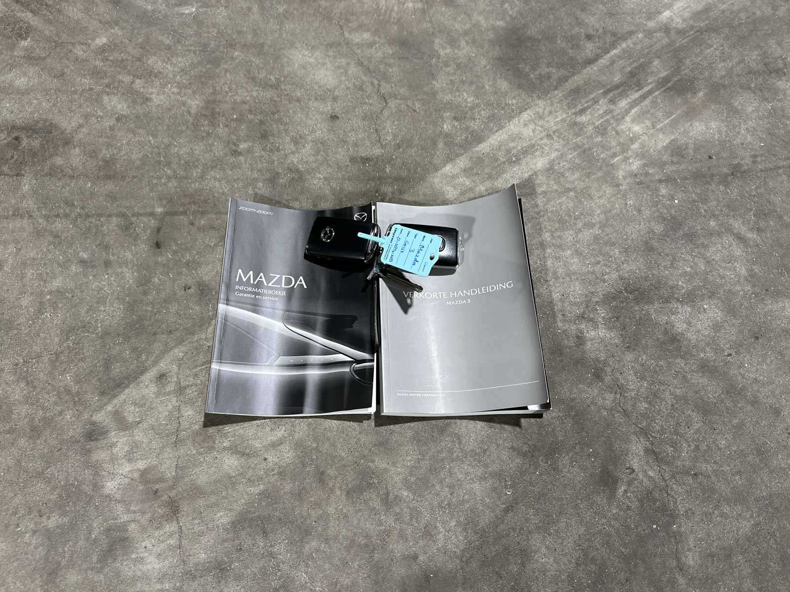 Mazda 3 2.0 e-SkyActiv-X 186pk 2022 (Origineel-NL+1e eigenaar), P-184-HB