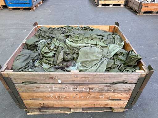 Party von Zeltabdeckungen