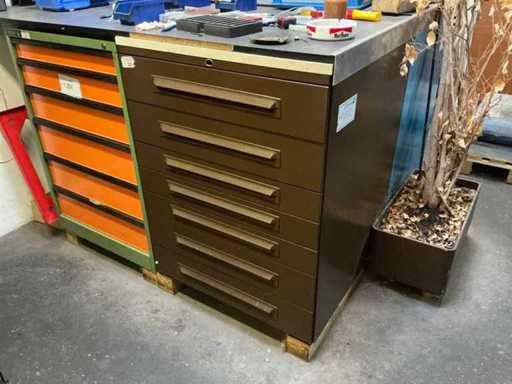 Range of equipment including drawer cabinet